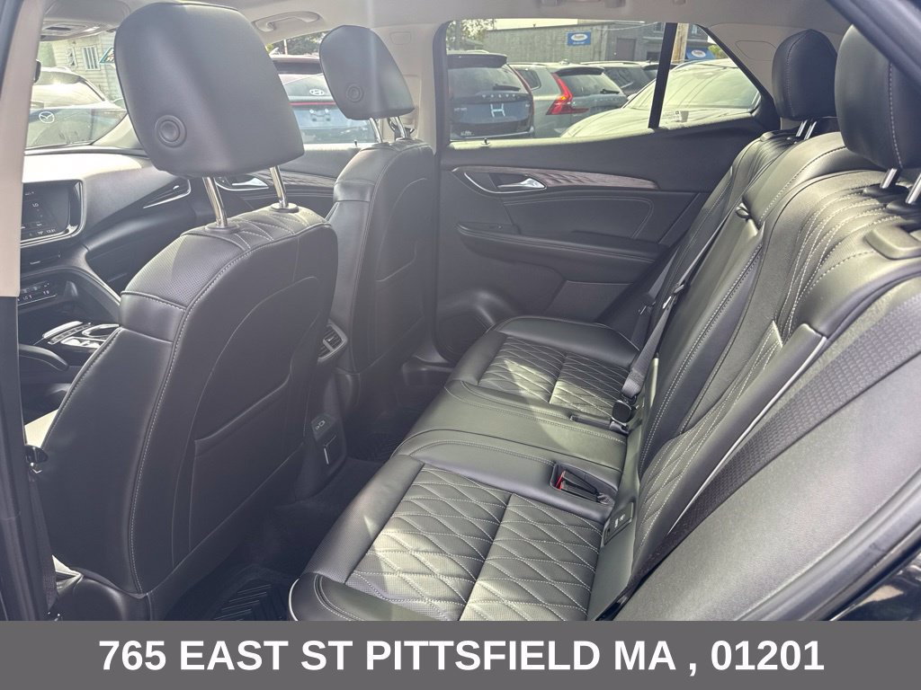 Used 2023 Buick Envision Avenir AWD/4WD image 21