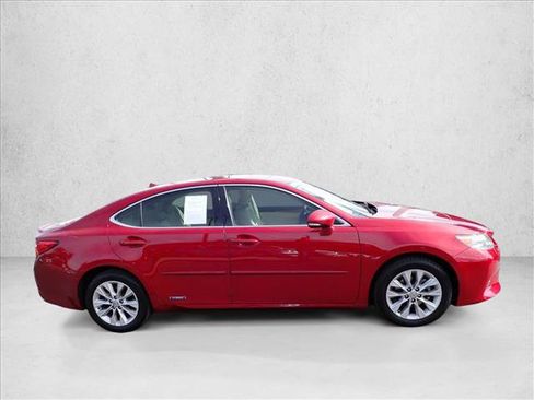 Used 2014 Lexus ES 300h w/ Luxury Package w/Bamboo Trim image 5