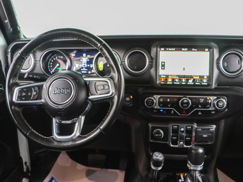 Used 2022 Jeep Wrangler Unlimited Sahara w/ Cold Weather Group AWD/4WD image 19