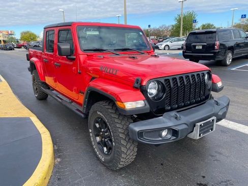 Used 2022 Jeep Gladiator Sport image 2