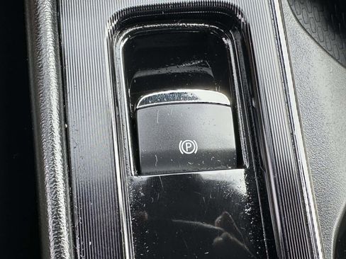 Used 2022 Lincoln Corsair Reserve w/ Equipment Group 201A image 26