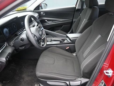 Used 2024 Hyundai Elantra SEL image 15