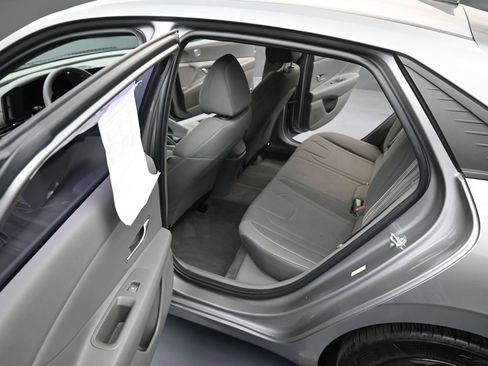 Certified 2023 Hyundai Elantra SEL image 10