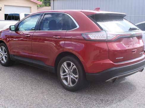 Used 2017 Ford Edge Titanium w/ Technology Package FWD image 3