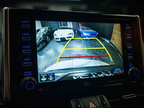 Used 2019 Toyota RAV4 Limited w/ Carpet Mat Package FWD image 24