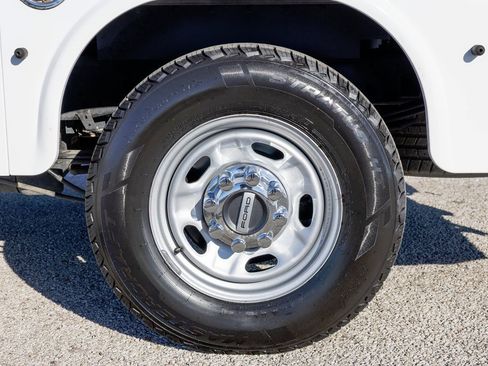 Used 2021 Ford F250 XL w/ Power Equipment Group image 20