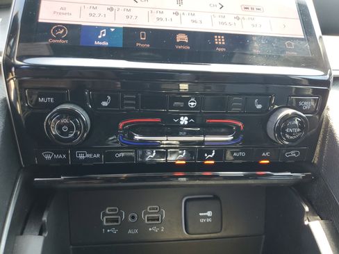 Used 2024 Jeep Grand Cherokee Limited image 20