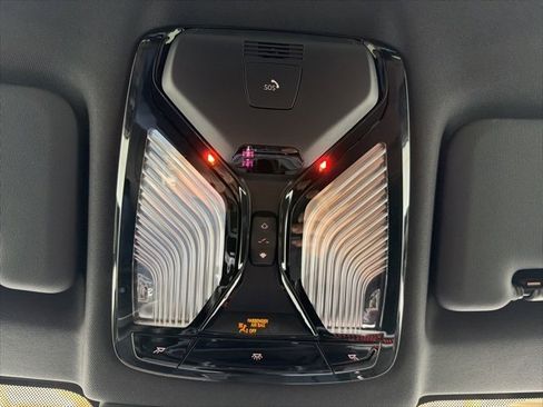 Used 2024 BMW X6 xDrive40i w/ Premium Package image 28