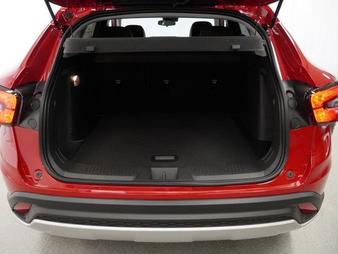 New 2026 Chevrolet Trax LT w/ LT Convenience Package FWD image 25