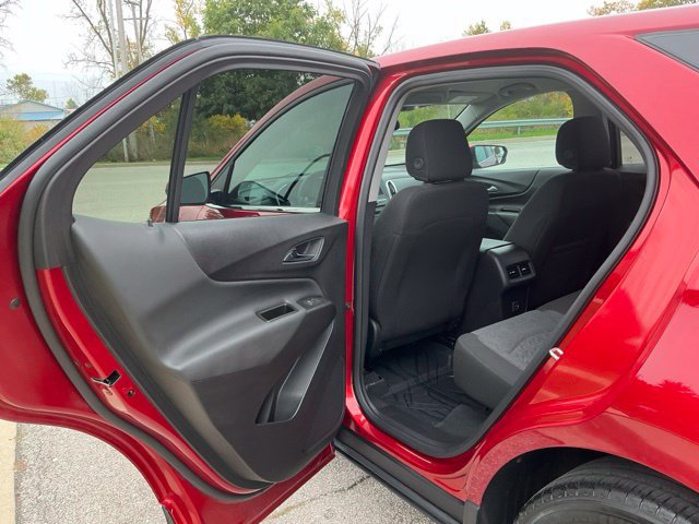 Used 2024 Chevrolet Equinox LT w/ LPO, Floor Liner Package FWD image 16