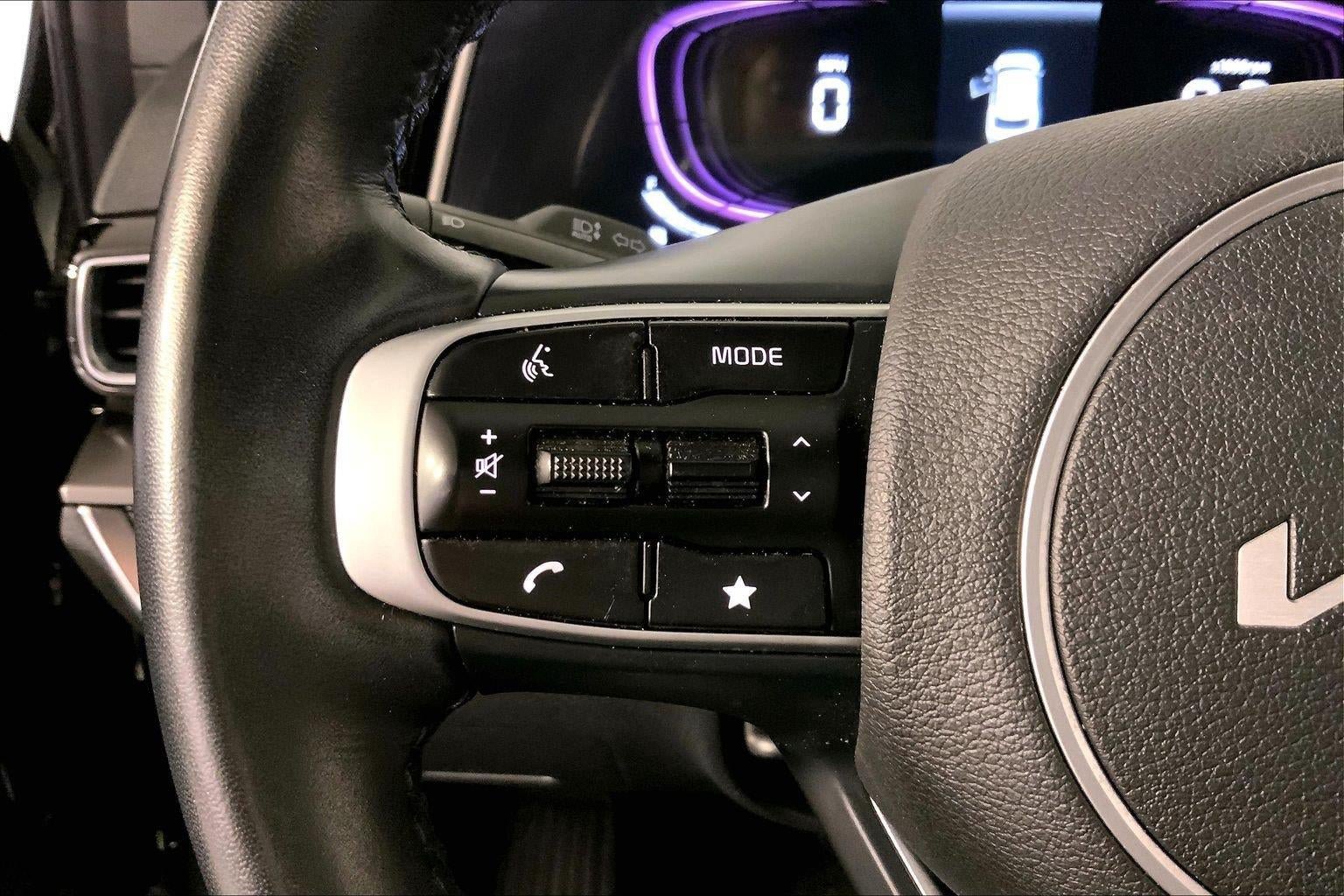 Used 2025 Kia Sportage EX FWD image 18