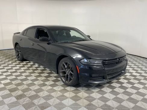 Used 2021 Dodge Charger SXT w/ Blacktop Package RWD image 17