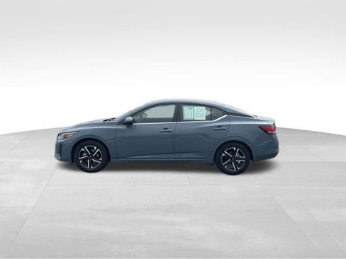 Used 2024 Nissan Sentra SV image 3