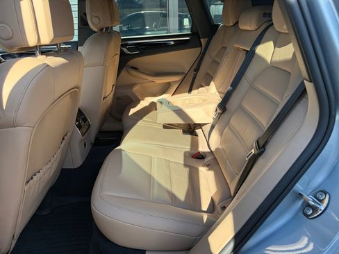 Certified 2025 Porsche Macan Turbo image 20