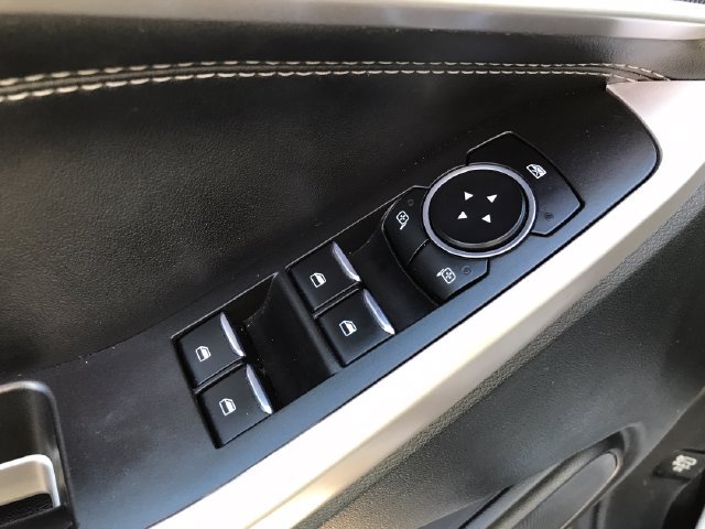 Used 2023 Ford Explorer XLT AWD/4WD image 32