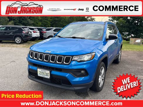 Used 2024 Jeep Compass Latitude AWD/4WD image 1