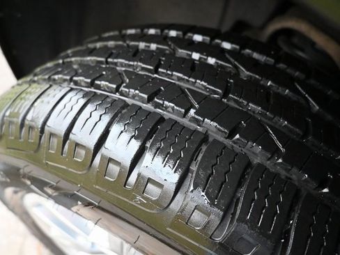 Used 2019 GMC Yukon SLT w/ Open Road Package image 9