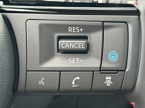 Used 2026 Nissan Kicks SR w/ Cold Weather Package FWD image 23
