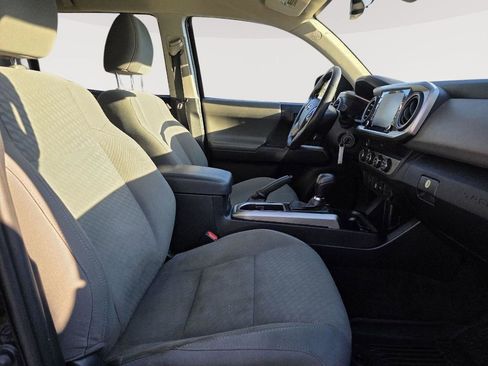 Used 2020 Toyota Tacoma SR5 image 12