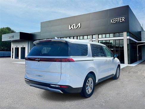 Certified 2024 Kia Carnival LX image 8