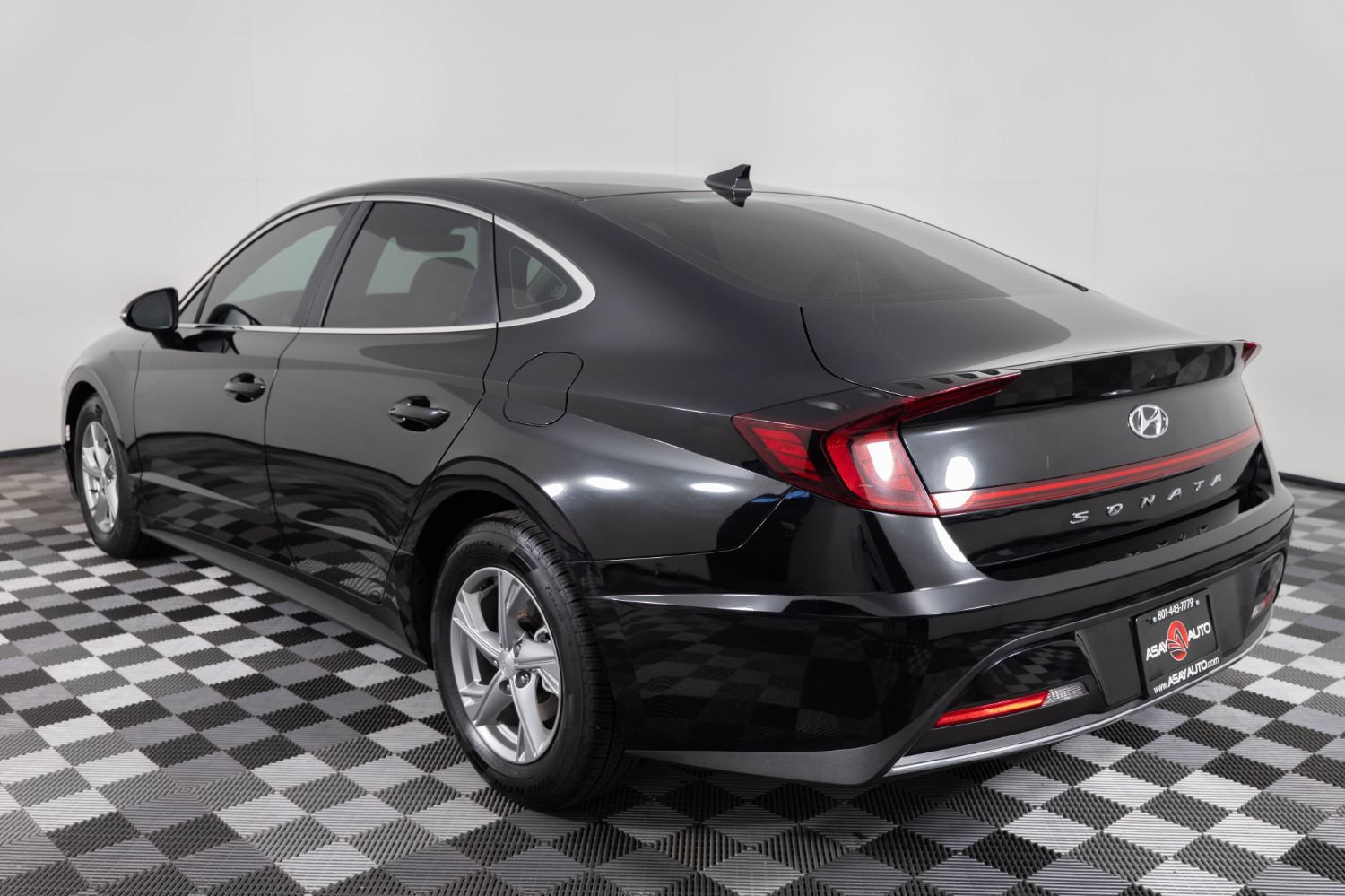 Used 2023 Hyundai Sonata SE w/ Preferred Accessory Package FWD image 5