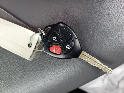 Used 2018 Toyota 4Runner SR5 RWD image 35