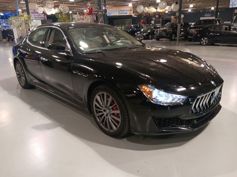 Used 2018 Maserati Ghibli S Q4 AWD/4WD image 4
