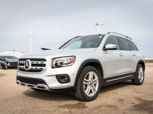 Used 2023 Mercedes-Benz GLB 250 4MATIC image 3