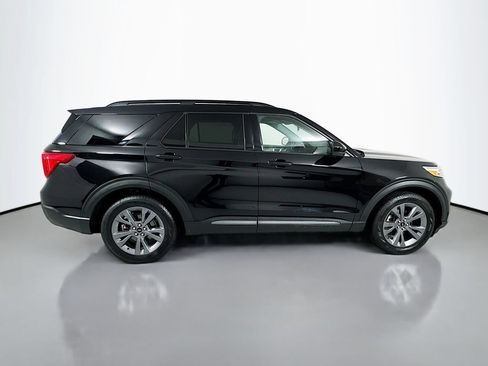Used 2022 Ford Explorer XLT w/ Equipment Group 202A RWD image 8