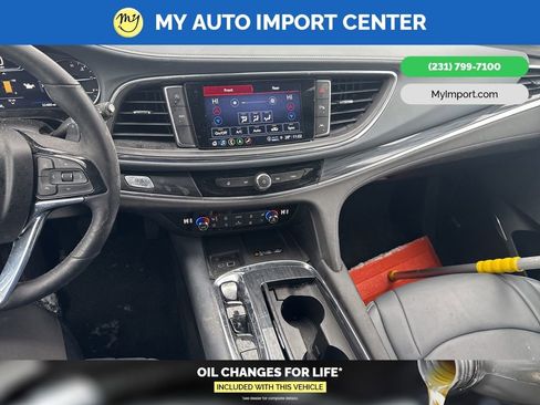 Used 2024 Buick Enclave Premium image 10