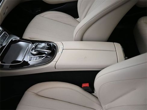 Used 2019 Mercedes-Benz E 300 image 9