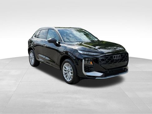 New 2026 Audi Q3 quattro 2.0T AWD/4WD image 3