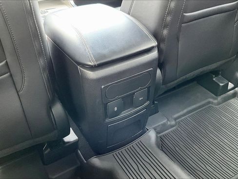 Used 2024 Ford Explorer XLT w/ Equipment Group 202A image 11