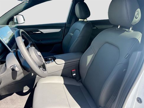 New 2025 VinFast VF 8 Plus image 21