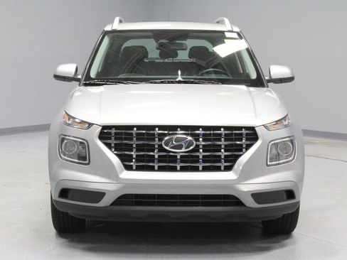 Used 2023 Hyundai Venue SEL FWD image 5