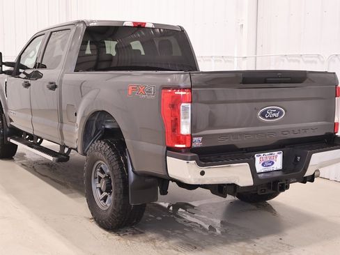 Certified 2019 Ford F250 XLT w/ XLT Value Package image 8
