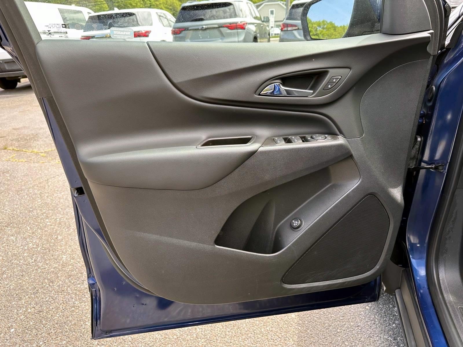 Used 2023 Chevrolet Equinox LT AWD/4WD image 8