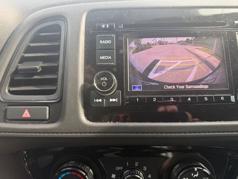 Used 2019 Honda HR-V LX image 22
