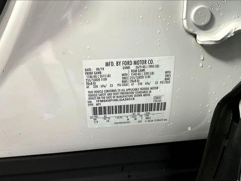 Used 2020 Ford Explorer Limited image 32