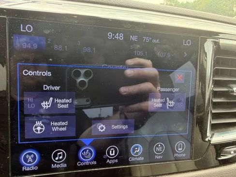 Used 2017 Chrysler Pacifica Touring-L Plus w/ Tire & Wheel Group FWD image 15