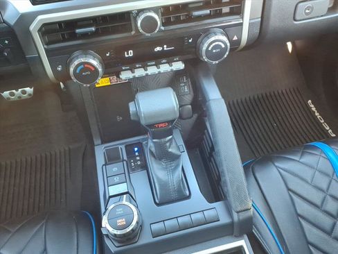 Used 2024 Toyota Tacoma TRD Sport image 22