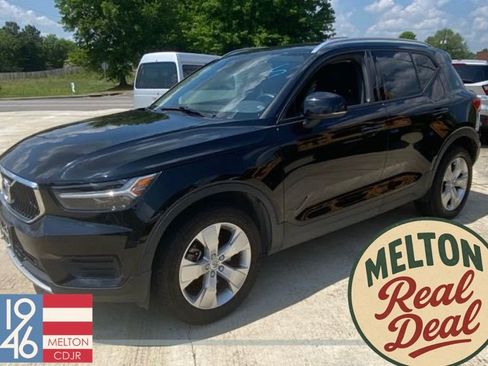 Used 2022 Volvo XC40 T5 Momentum AWD/4WD image 1