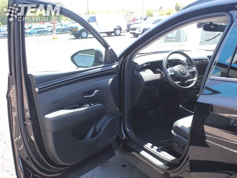 Used 2023 Hyundai Tucson Limited w/ Cargo Package AWD/4WD image 9