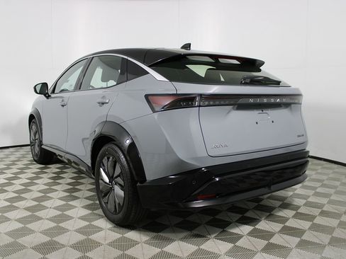 Used 2024 Nissan Ariya FWD image 32