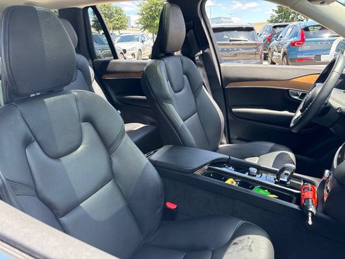 Used 2023 Volvo XC90 T8 Core AWD/4WD image 13
