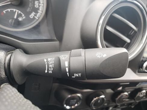 Used 2022 Toyota Tacoma TRD Sport AWD/4WD image 23