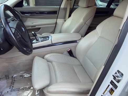 Used 2009 BMW 750Li image 20