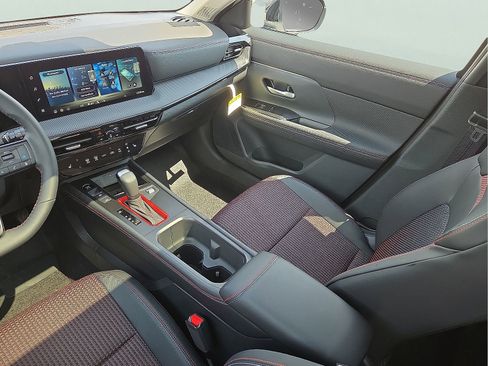 New 2026 Nissan Kicks SR w/ SR Premium Package image 10