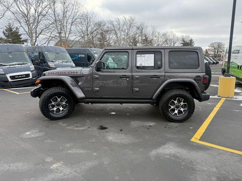 Used 2022 Jeep Wrangler Unlimited Rubicon w/ Cold Weather Group image 4