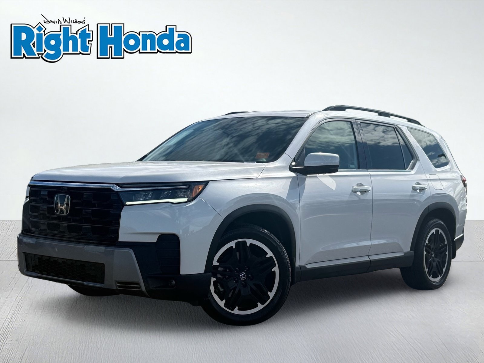 Used 2026 Honda Pilot Touring image 2
